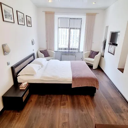 Mitskevycha Square 5 Apartment Lviv