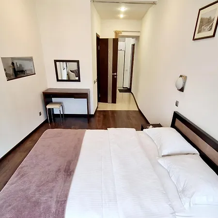 Apartment Mitskevycha Square 5 Lviv