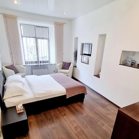 Mitskevycha Square 5 *