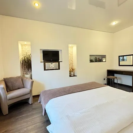 Mitskevycha Square 5 *