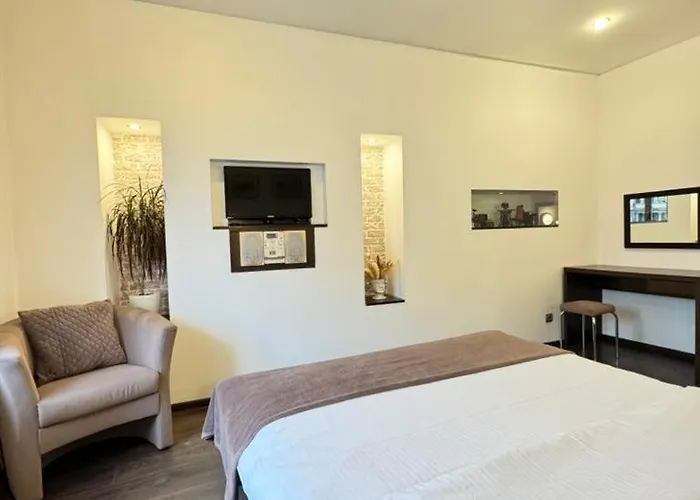 Mitskevycha Square 5 *